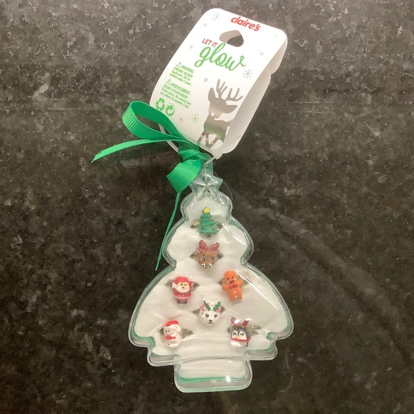 Christmas Holiday Rings - 2 Sets of 7 Rings Each - Picture 2 of 6